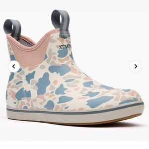 XTRATUF Women's Camo Ankle Boots - Pink and Blue